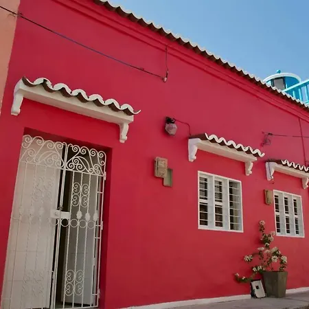 Great Location ! 4 Bedroom In The Heart Of Сasa de vacaciones
