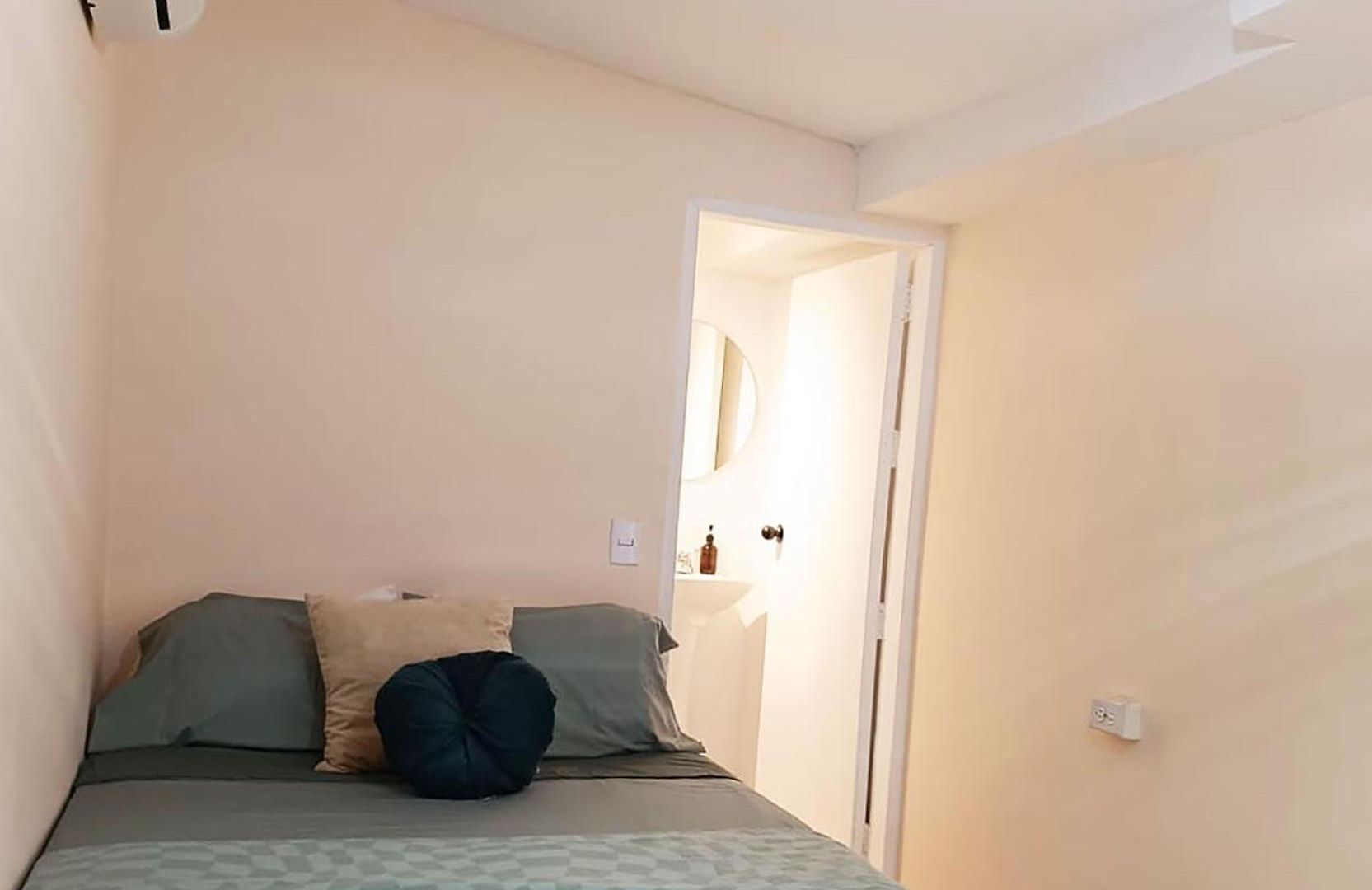 Great Location ! 4 Bedroom In The Heart Of *