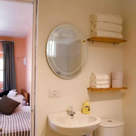 Great Location ! 4 Bedroom In The Heart Of Сasa de vacaciones Cartagena